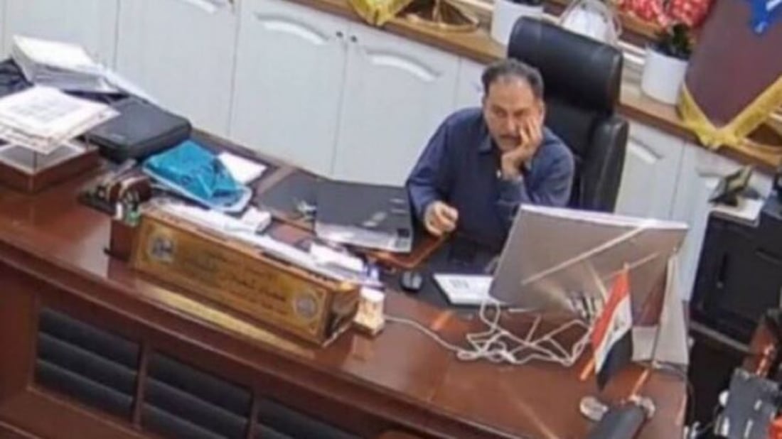 بعد انتشار “صور مع طالبة”.. التعليم تسحب يد عميد الحاسوب في البصرة