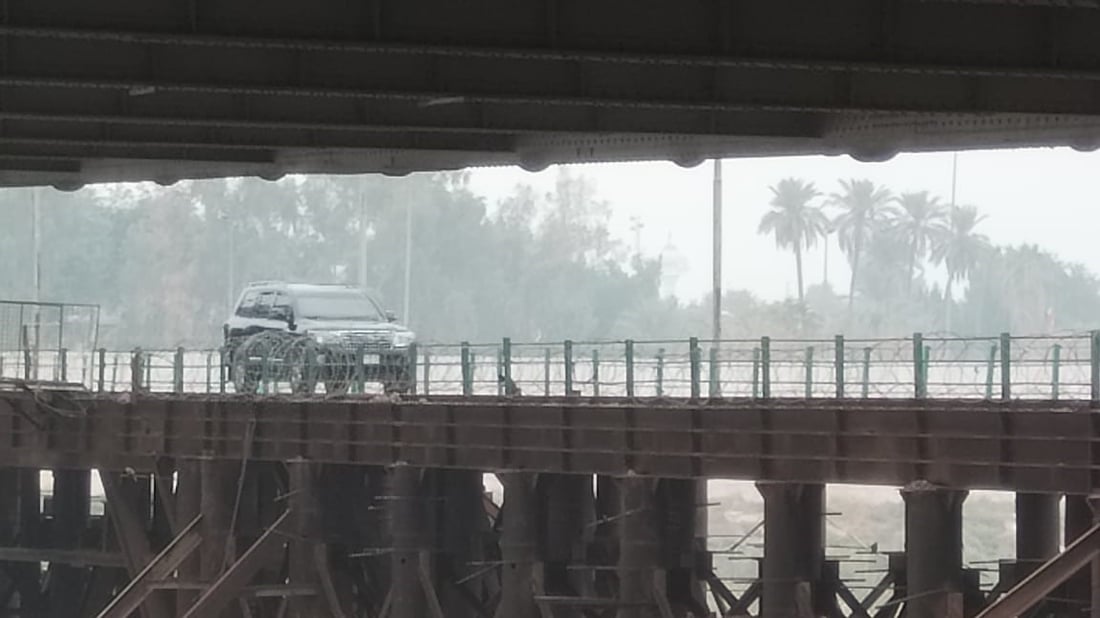 أزمة المعلق انتهت.. صور من الطريق الحديدي بين المنطقة الخضراء وأبو نؤاس