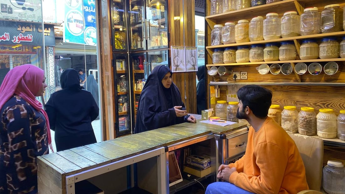 الحصوة تتجه إلى العشابين أكثر من الأطباء: لسنا مشعوذين بل نحاربهم (صور)