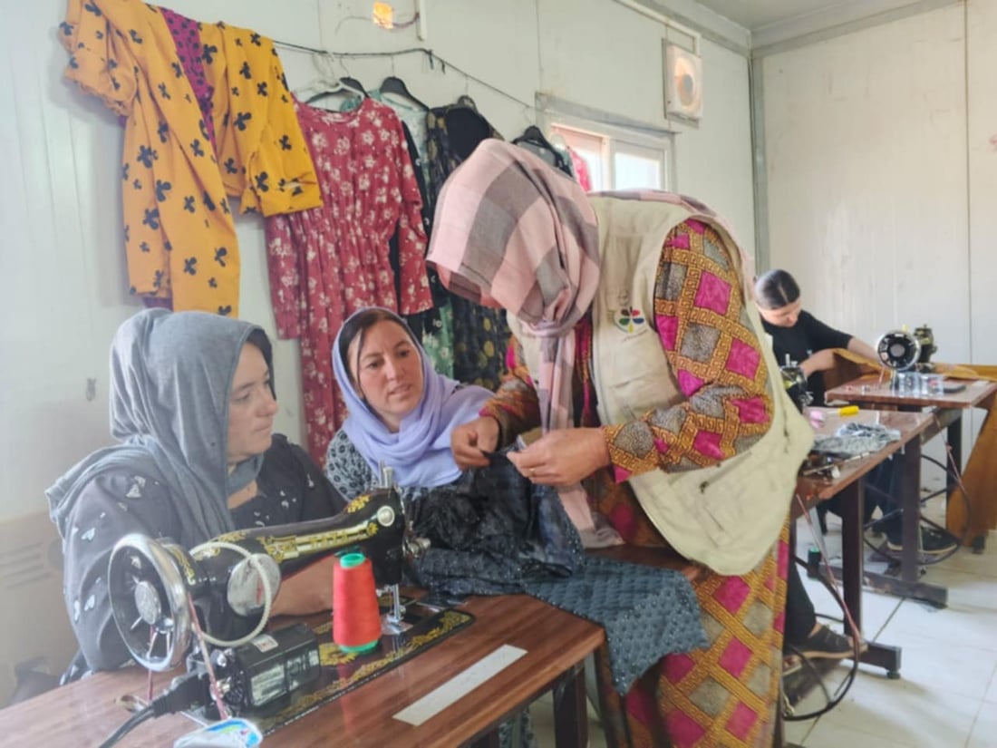 گروپێكی خۆبه‌خش خولێكی درومان بۆ ژنانى كه‌مپى سه‌ر چیاى شنگال‌ ده‌ستپێكردووه‌