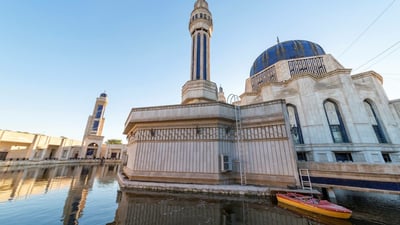 الحبس 4 سنوات لموظفين زورا موافقات رئيس ديوان الوقف السني السابق