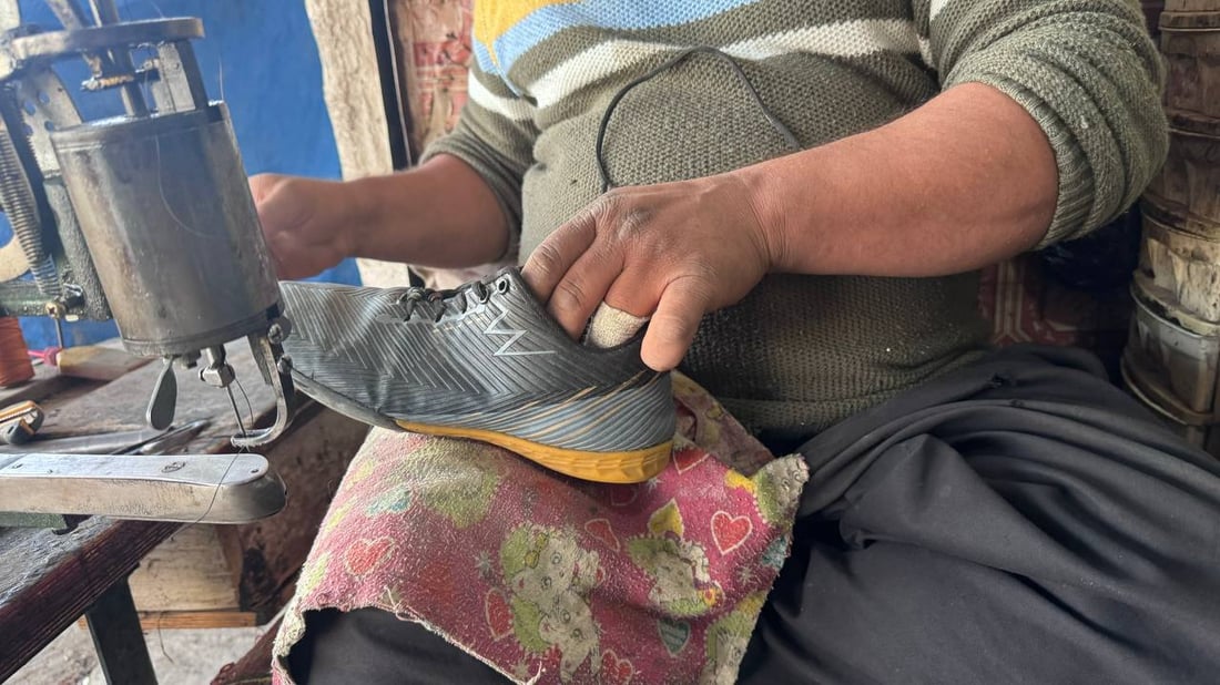 سكافي المشخاب قرب جسر السوارية: لا يصلح فقط بل يصنع.. ويقبل بالفاتحة لروح أخيه