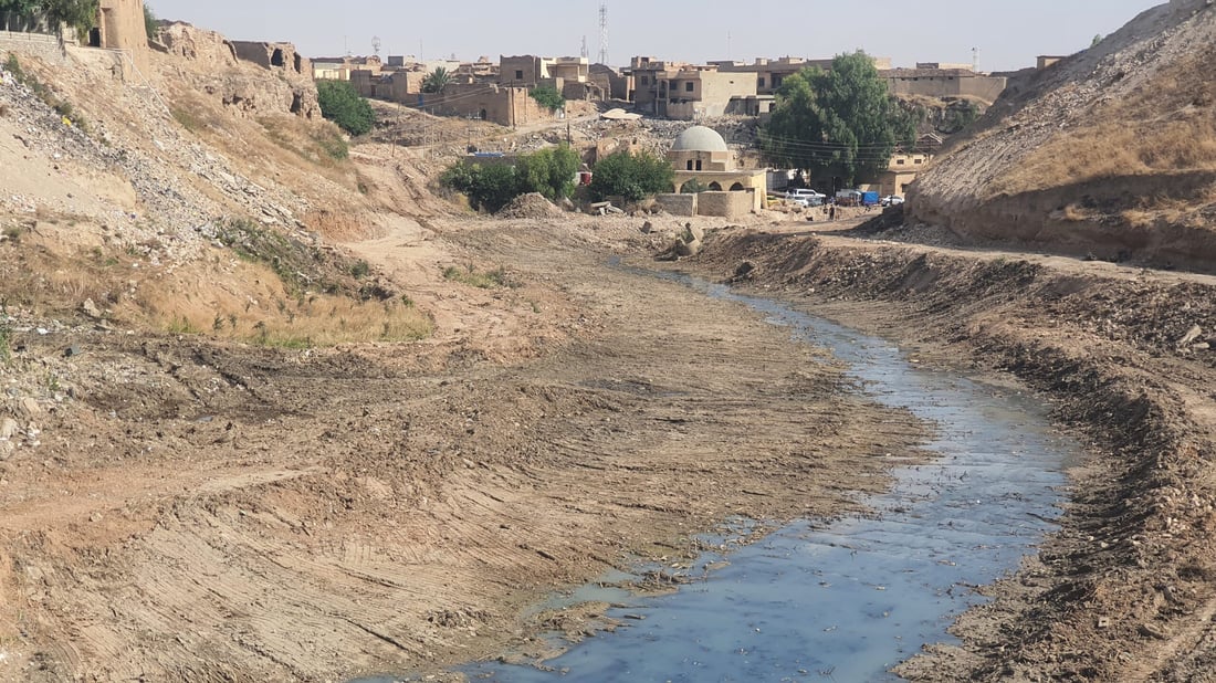 صور: تلعفر تخطو للتحوّل إلى مدينة سياحية.. الآليات بدأت تأهيل عين “صوباشي”