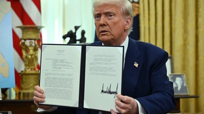 ترەمپ: ناچاریان كردم رەسمی گومرگی لەسەر چین دابنێم