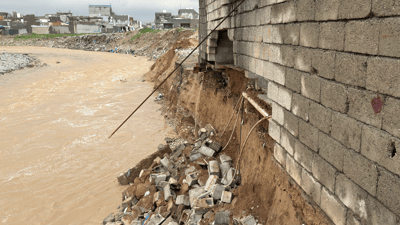 خانووی هاوڵاتییەکی کرێچی بەرلافاو کەوت و بەشێکی ئاو بردی