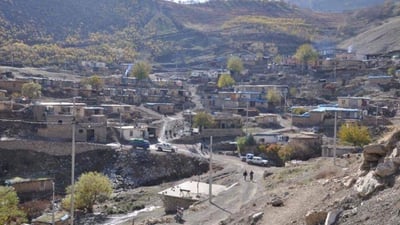 دانیشتووانی گوندێک رێگەنادەن کەس بۆ کردنی گیای بەهارە بچێتە سنوورەکەیان