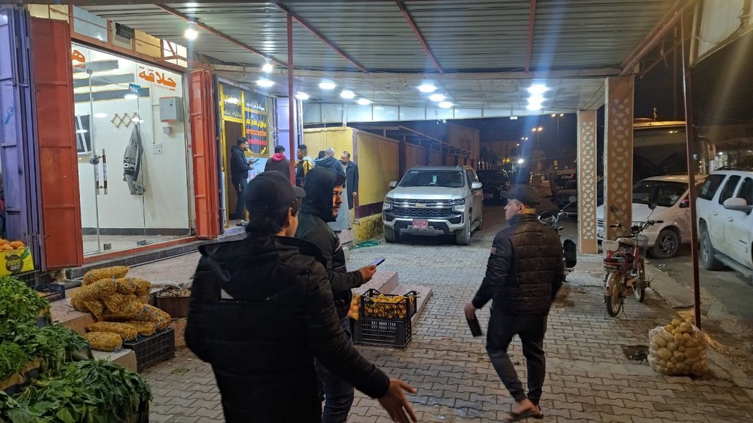 صور: 9 حافلات و5 “GMC” من هيت إلى البصرة لدعم المنتخب في النهائي