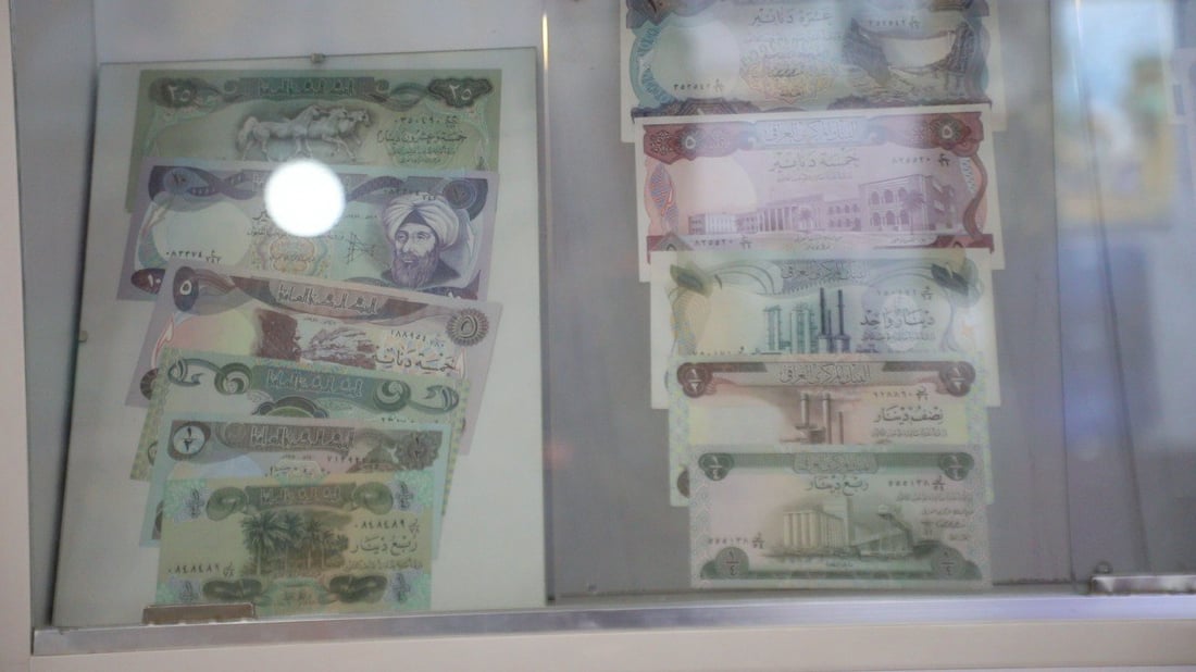 عملات طوابع ومسكوكات.. أبرز ما يحتويه “متحف الشيباني” في الديوانية