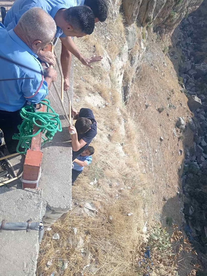 جزدانی پارەکەی خەریک بوو سەری بخوا