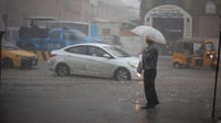 تجنبوا السفر واحذروا الصواعق.. راصد جوي يتوقع أمطاراً غ...