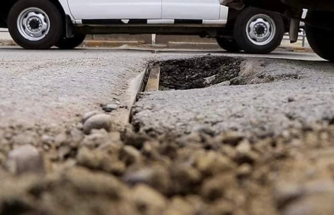 پردی تەقتەق مەترسی رووخانی لەسەرە