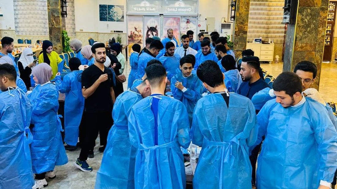 صور: لا تقلقوا.. ازدحام عراقي على تعلم خياطة الجروح وفرصة الرمادي بـ20 ألف دينار