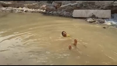 Pipeline rupture floods Mosul street, disrupts water supply