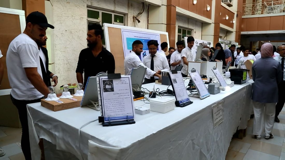 صور: طائرات مسيّرة ورادارات.. جامعة المثنى تعرض ابتكارات الطلاب و”تقطع الاتصالات”