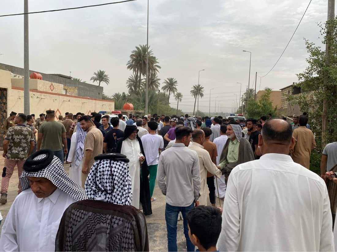“لن نتحرك قبل إعادة المحطة المتنقلة”.. سكان الهندية يحاصرون دائرة الكهرباء (صور)