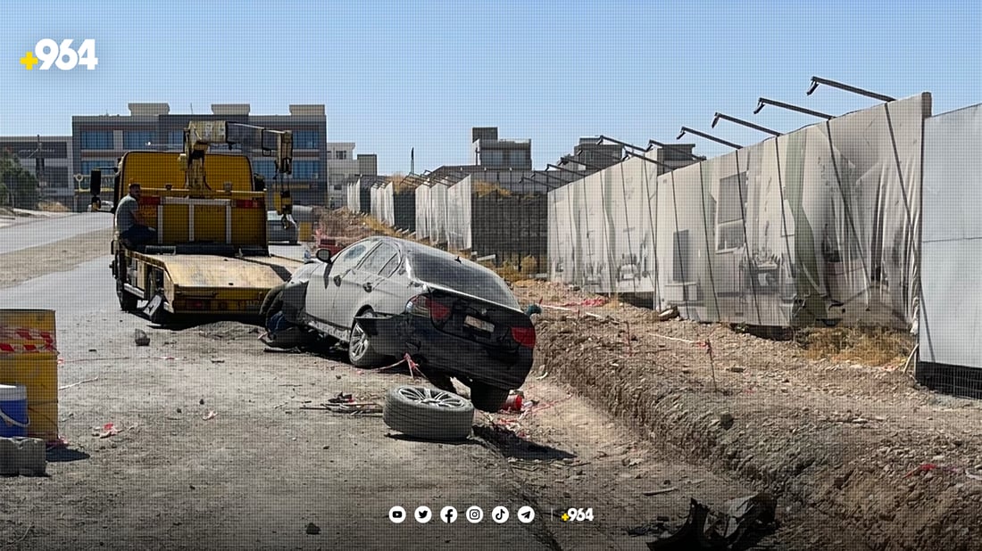 ئۆتۆمبێلێک کەوتە ناو چاڵی پڕۆژەیەکی نیشتەجێبوون