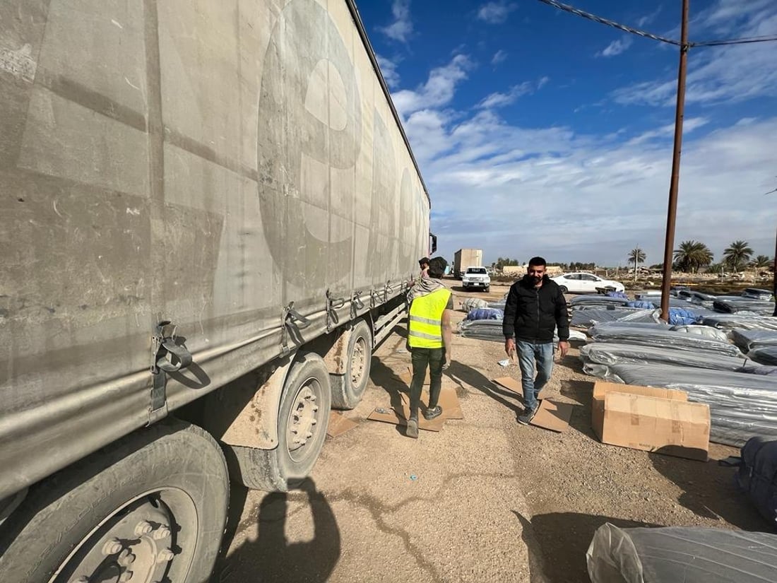 صور: بطانيات وأدوات مطبخ للعوائل النازحة العائدة إلى سيد غريب