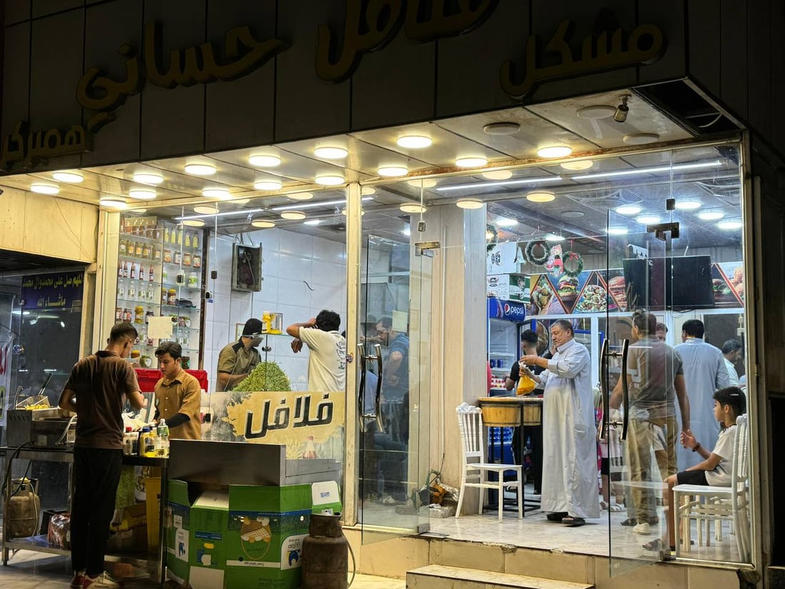 صور ليلية من مطاعم الكوت.. لم تعد تستوعب أعداد الزبائن