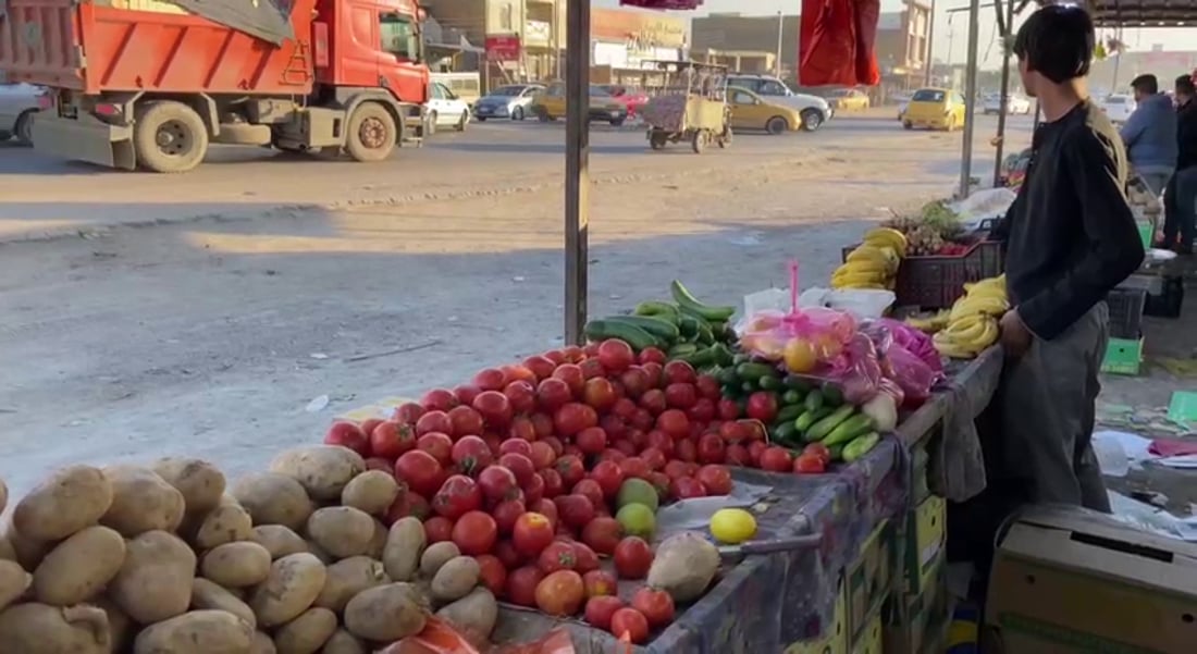 الأمطار تعرقل النقل البري وترفع أسعار الخضار في الناصرية (صور)