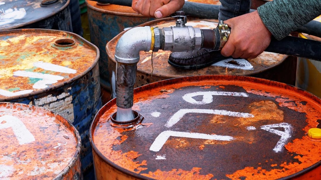 الحكومة تعيد النظر بآلية شراء المنتجات النفطية