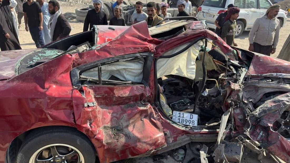 وفاة شخص وإصابة اثنين بحادث تصادم على طريق مصفى الناصرية (صور)
