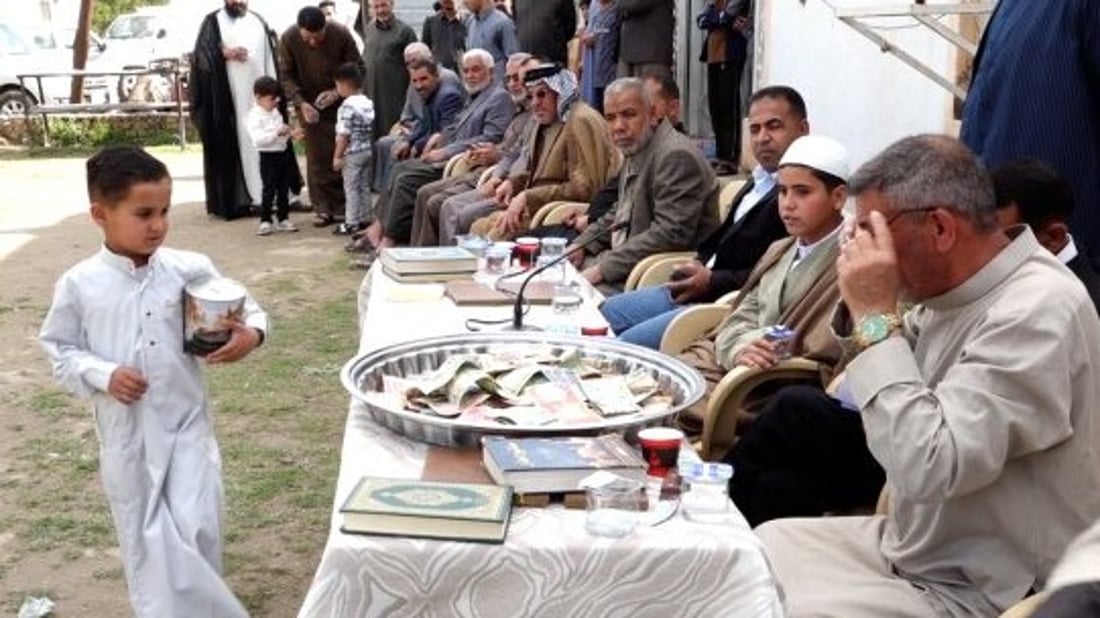 الديوانية تجمع المال والمجوهرات وتتبرع لإيران ولبنان