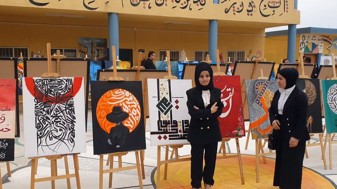 أكثر من 100 لوحة فنية.. فتيات تلعفر يرسمن معالم مدينتهن وشخصيات بارزة (صور)