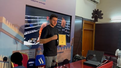 الملاكم الذي تحبه بغداد وصل عينكاوة.. جوناثان يتعهد بذهب أميركا