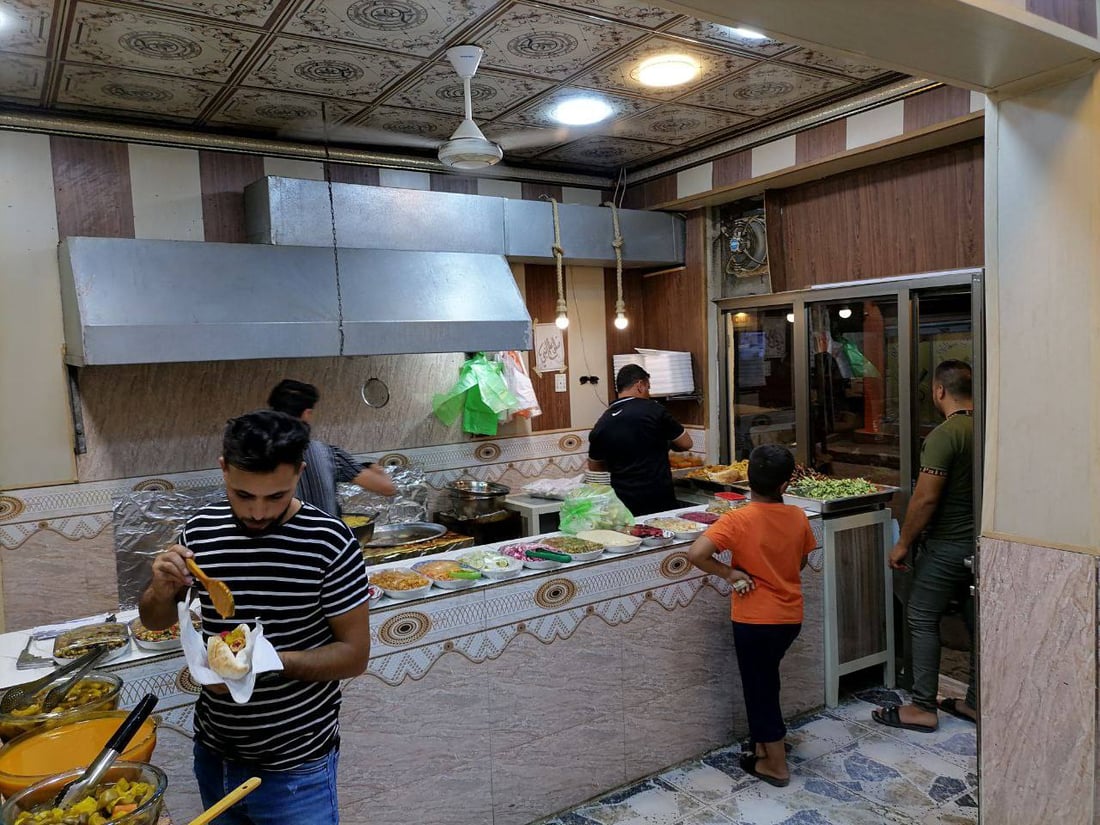 صور: كافتيريا أموني في هيت توسعت إلى 3 محلات وباتت الأشهر