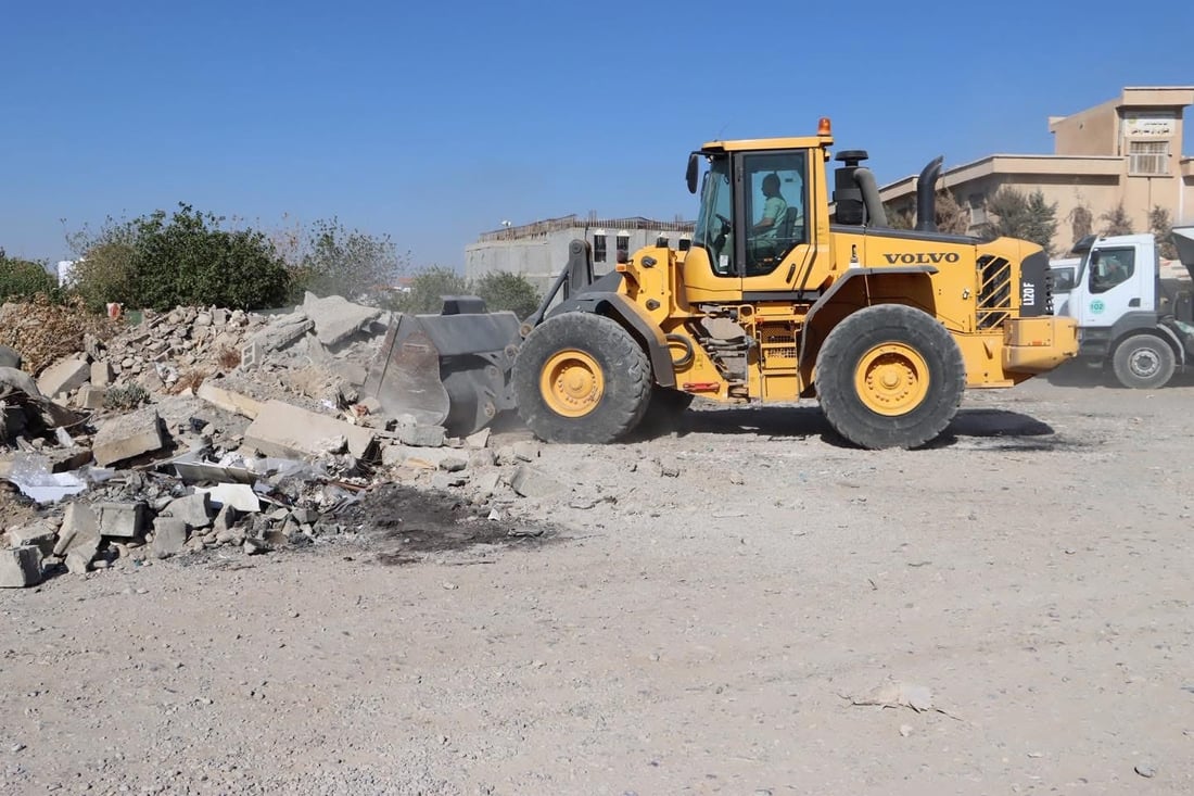 حاجیاوا لە پاشماوەی خانووبەرە پاک دەکرێتەوە