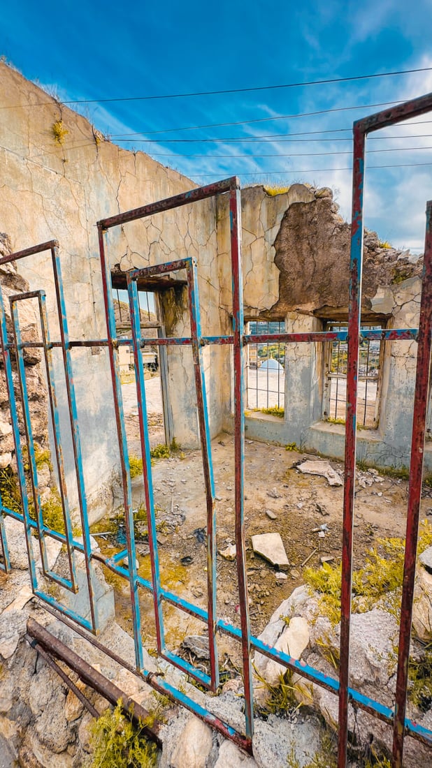 صخرية ومعرضة للانهيار.. لقطات ساحرة من عقرة لبيوت عمرها 1700 عام