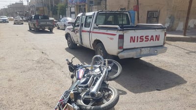 صور: دراجة متهورة تصدم “بيك آب”.. السائق راقد في مستشفى الشطرة