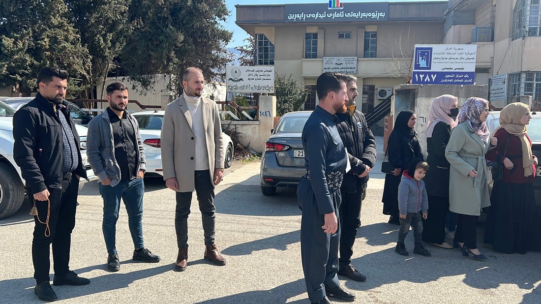 بژمێرەکانی راپەڕین لەبەردەم بەرێوەبەرایەتی ئامار گردبونەوەیان ئەنجامدا