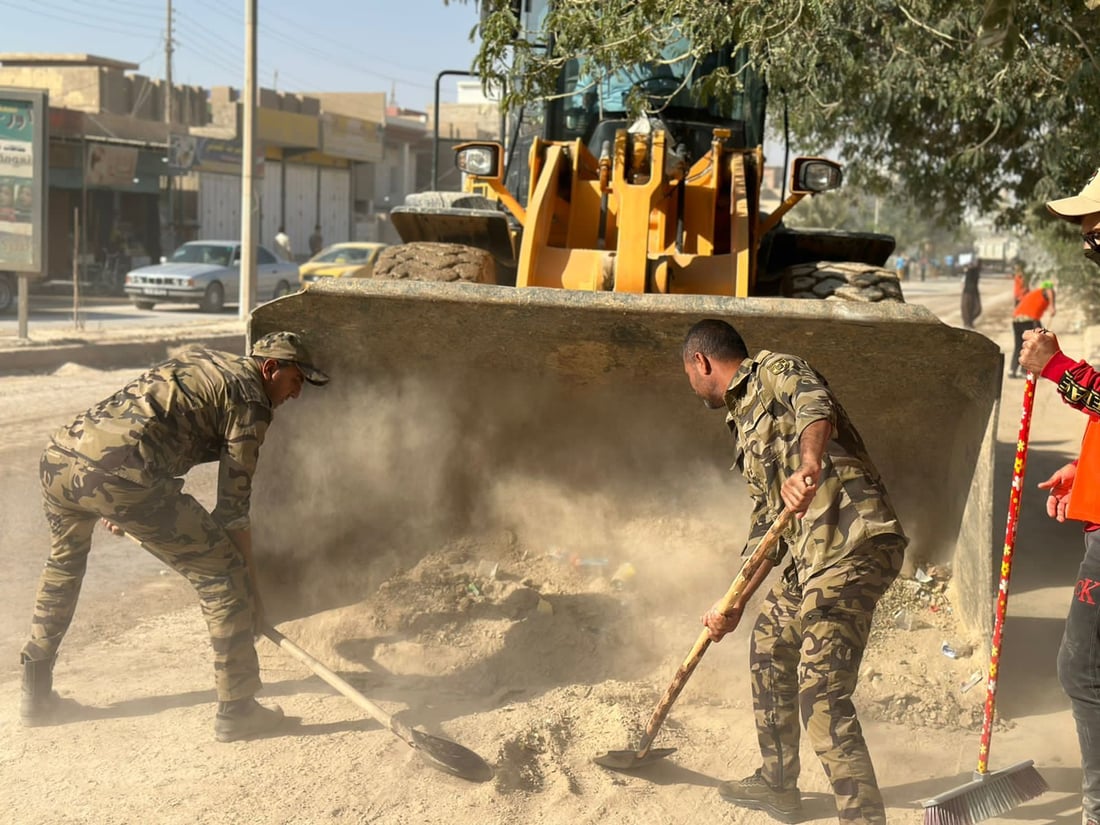 جنود سرايا السلام يشاركون في رفع النفايات من سامراء