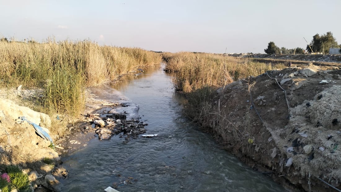 صور على طاولة الأمانة.. متى تتخلص أحياء بغداد الشرقية من “شطيّط”