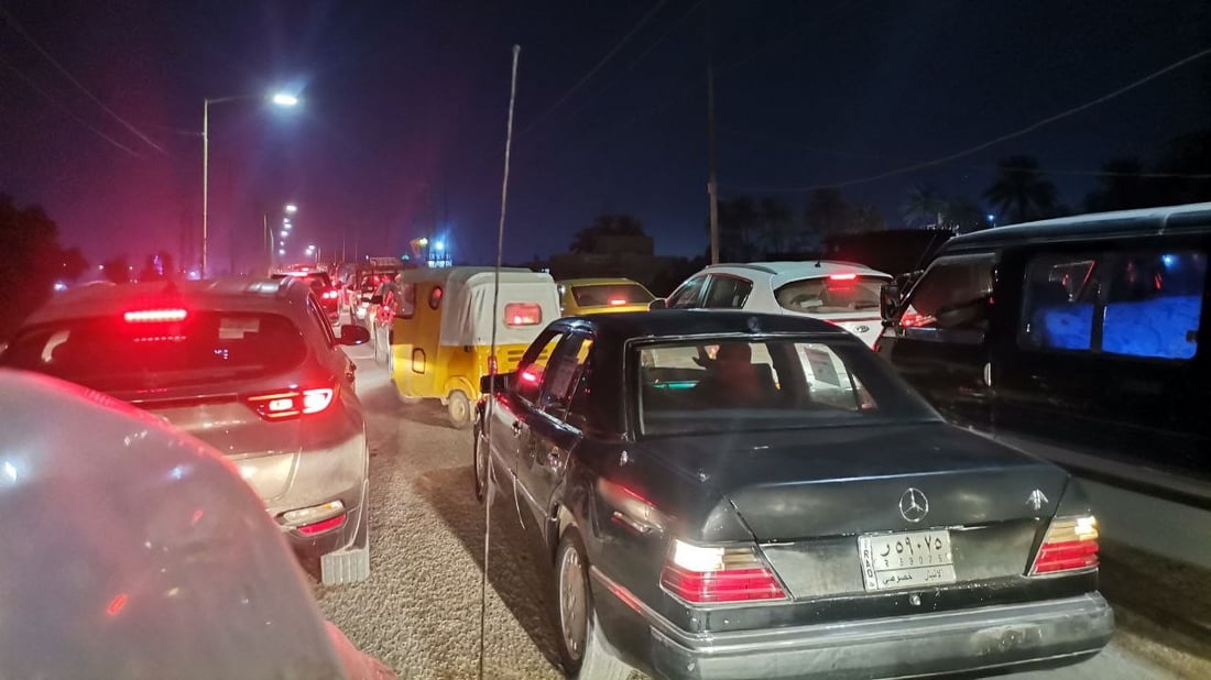 ازدحام مروري امتد إلى ساحة “الفلاحة”.. مطب يتسبب بحادث سير في بعقوبة