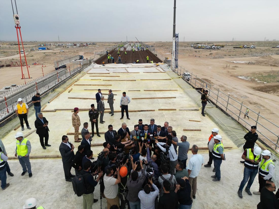 صور من الطريق الرابط بين ميناء الفاو ومشروع التنمية.. نسبة الإنجاز بلغت 73%