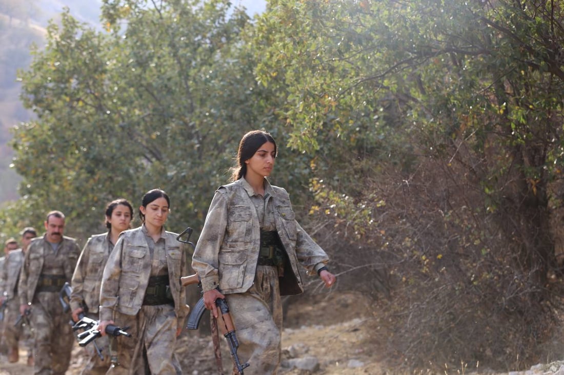 مقاتلو PKK ينسحبون من مناطق تركيا ويتمركزون في “دفاع ميديا” على حدود العراق
