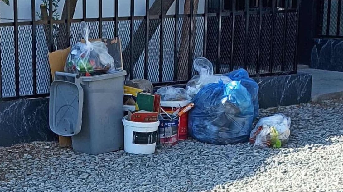 ھەفتەیەکە زبڵ و خاشاکی گەڕەکێکی دەربەندیخان کۆنەکراوەتەوە