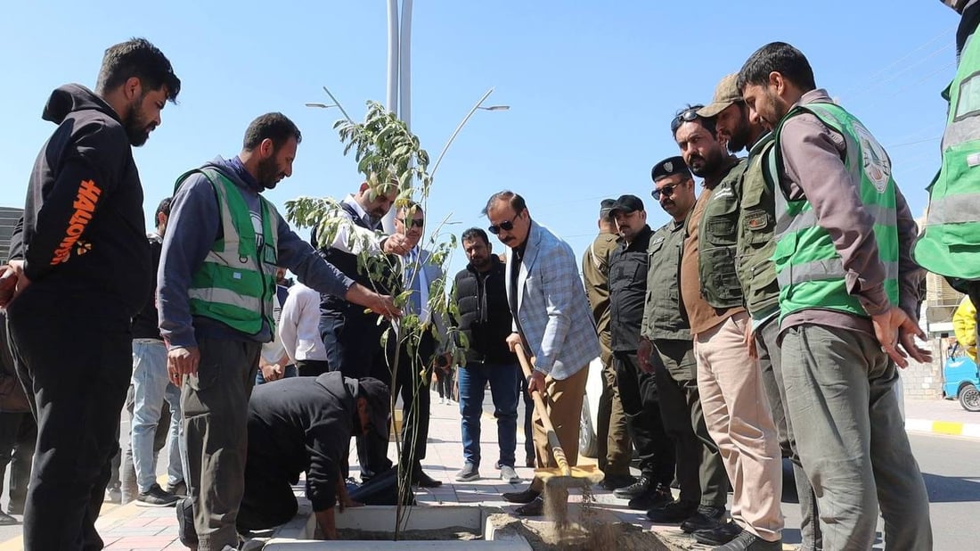 حملة التشجير الربيعية انطلقت.. صور من 8 مدن في الأنبار