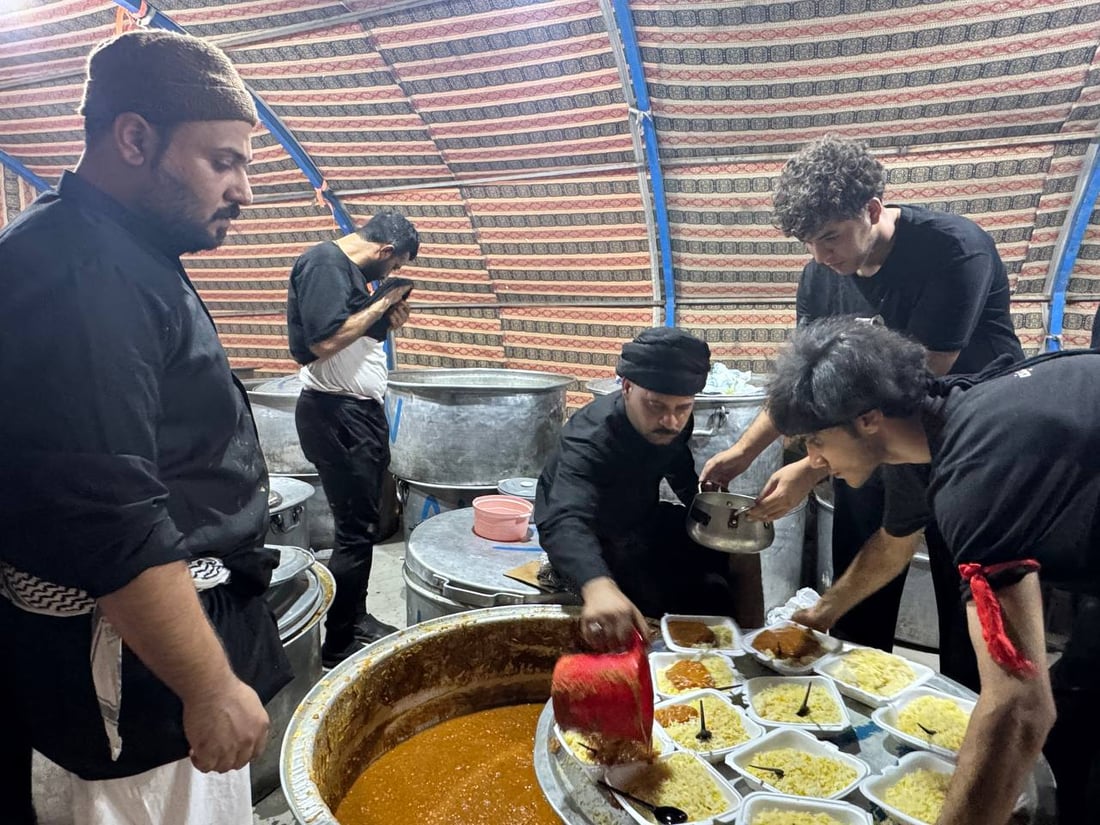Thousands mark Day of Burial at Khutwa of Imam Ali Mosque in Basra