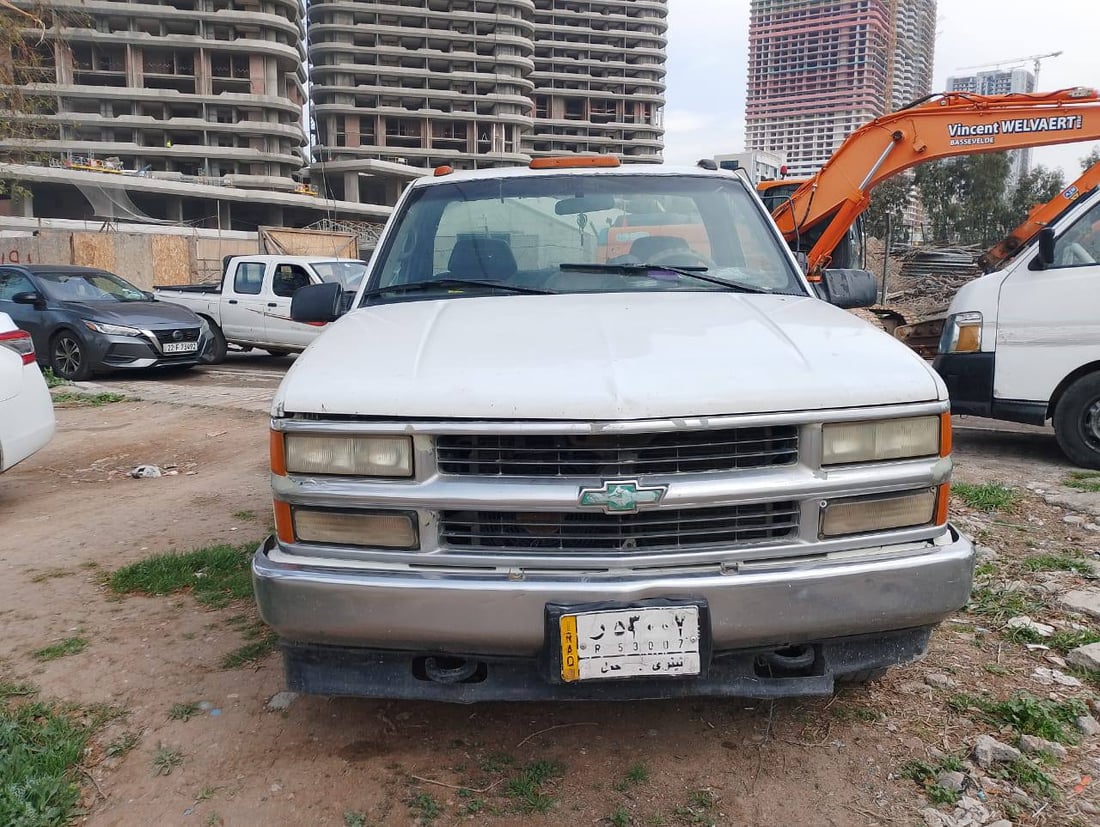 نەکەن ئۆتۆمبێل لەسەر سەوزایى و شۆستەکان رابگرن