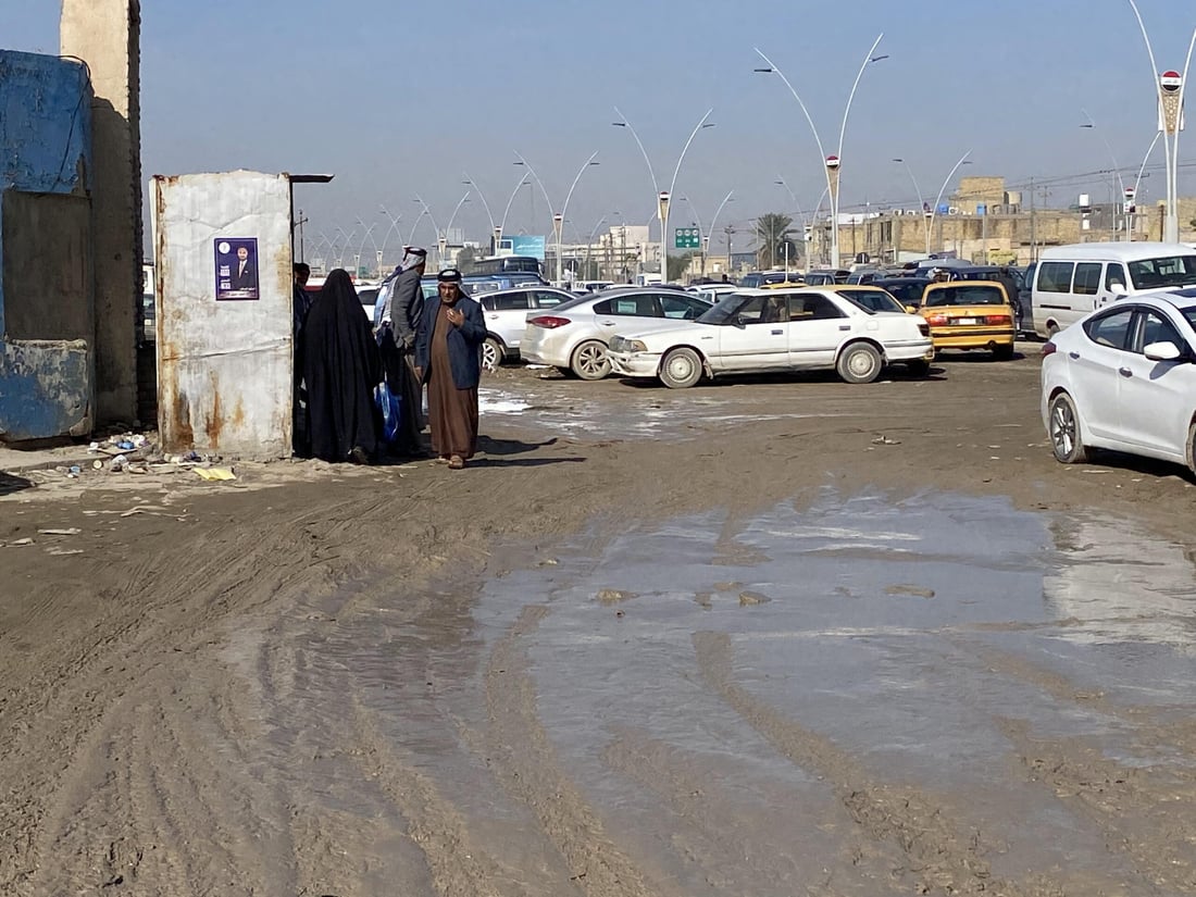 صور: المرور بسلام في كراج الناصرية القديم يتطلب معجزة أو زلاّجتين!