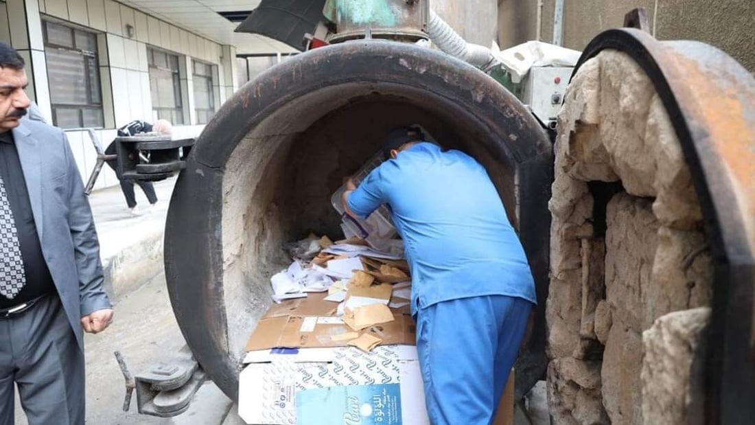 شاهد لحظة اتلاف المخدرات في بغداد.. فرن عملاق يصهر أكثر من 11 كيلو و2000 قرص