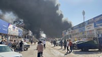 حريق كبير يلتهم شركات لبيع الأجهزة الكهربائية في حي عد...