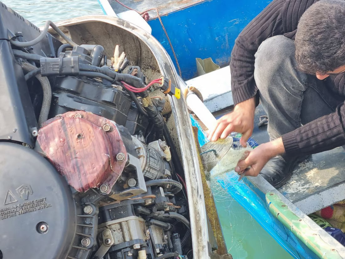 Tour boat operators in Dukan decry fishing nets