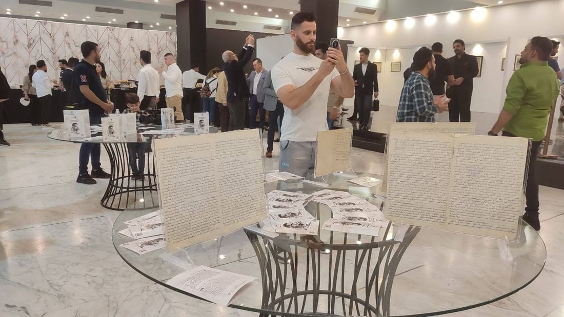 صور: وثائق رسائل مذكرات.. هكذا عاش فائق حسن مبدع جدارية بغداد في ساحة الطيران