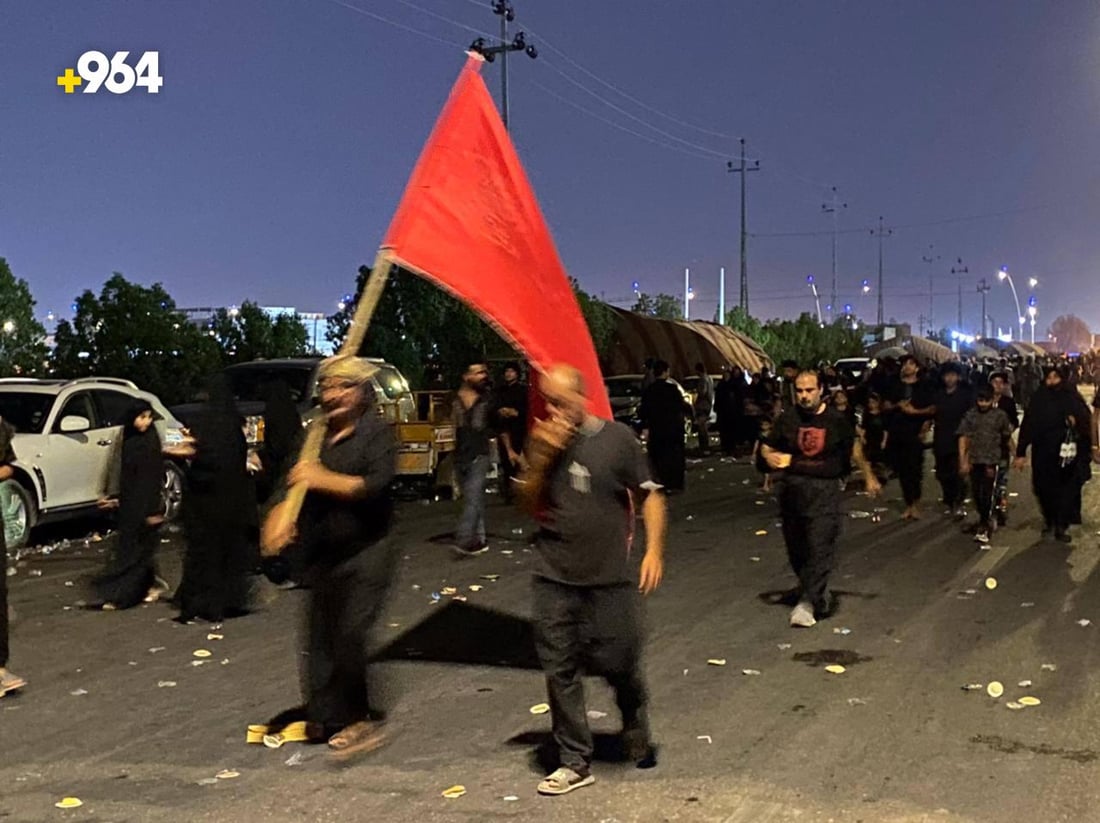 صور من البصرة الآن: حشود المعزين تتجه إلى مسجد خطوة الإمام علي في الزبير