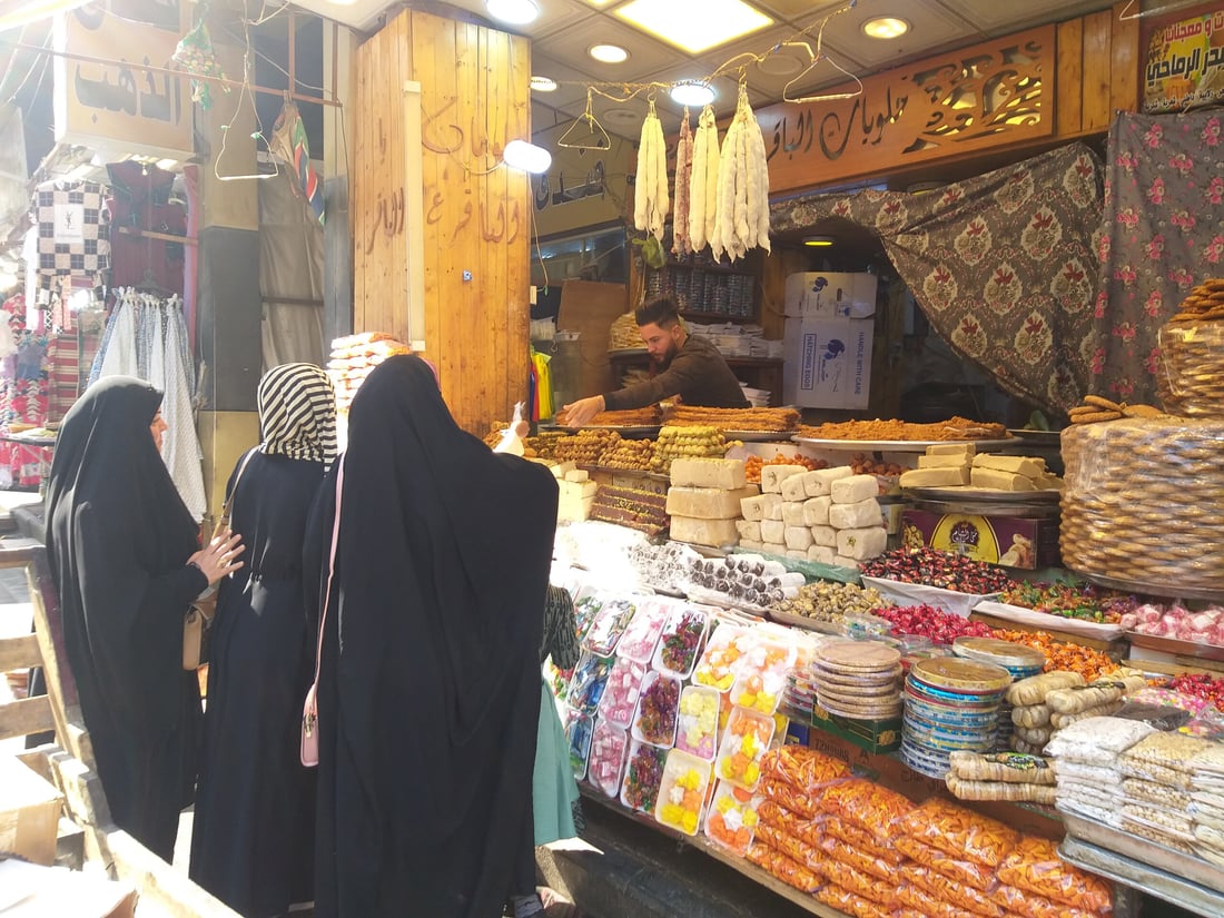 صور: حلوى الكاظمية “لا تُقاوم”.. 8 أصناف و”الدهين” في المقدمة