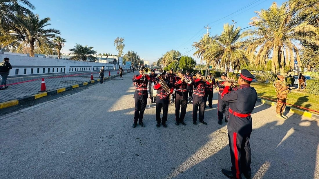 رجال دين صوتوا.. صور من صباح الاقتراع العام في النجف